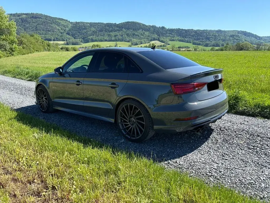 Gebraucht Audi S3 Sport 300 PS (220 kW) 2019 Grau Limousine