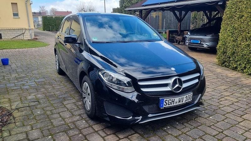 Gebraucht Mercedes B160 102 PS (75 kW) 2017 Schwarz Van / Kleinbus