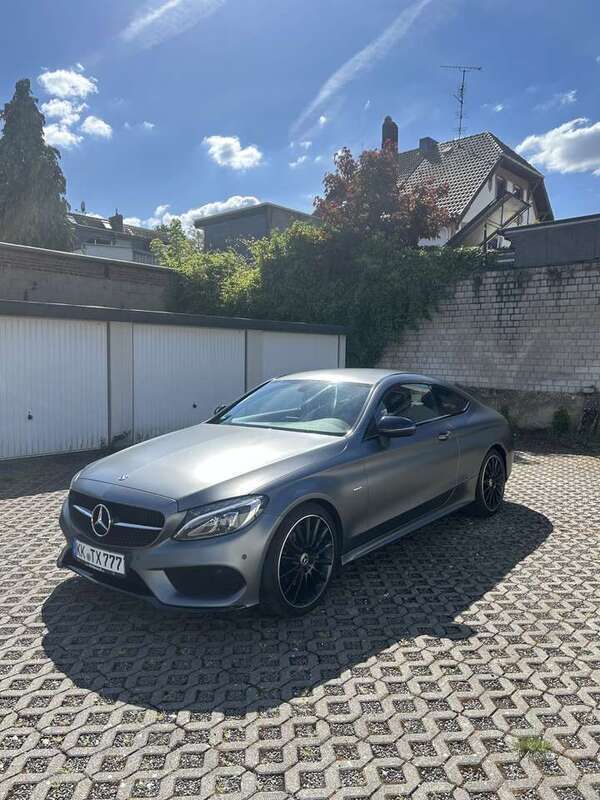 Grau Gebraucht 2018 Mercedes C200 Edition Coupé | 21.900 € (Fairer Preis) - Bild 1/4