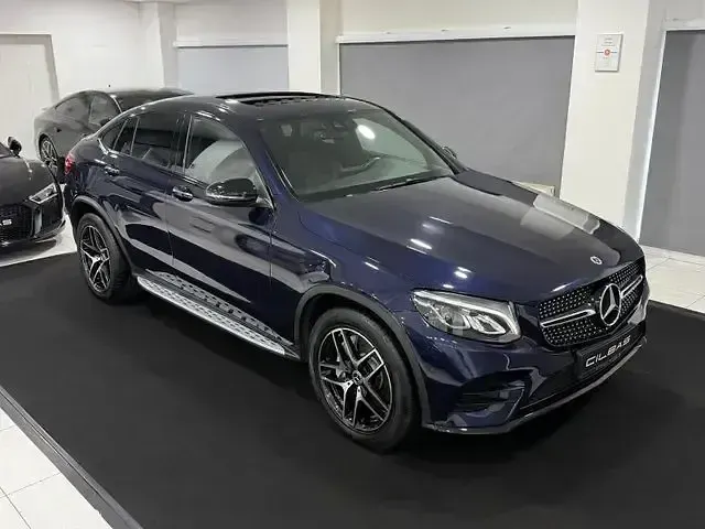 Gebraucht Mercedes GLC250 AMG 211 PS (155 kW) 2019 Cavansitblau  metalliclack Coupé