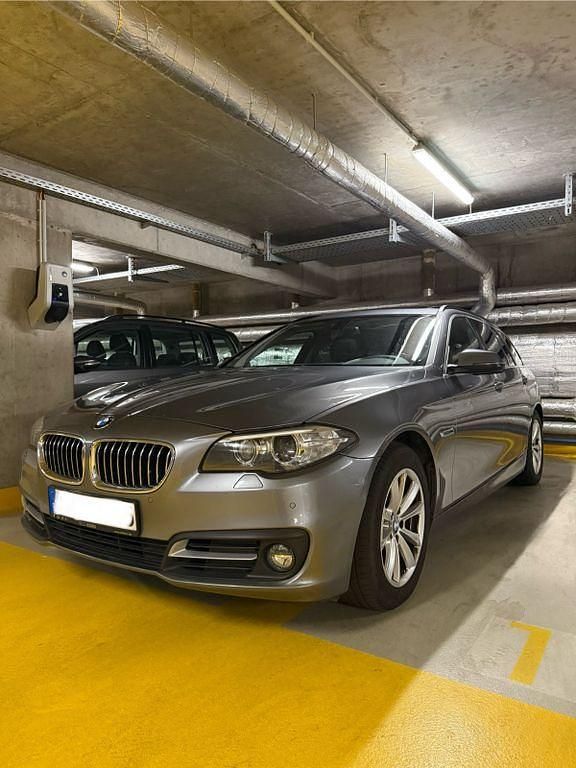 Grau Gebraucht 2014 BMW 520 Kombi | 6.890 € (Superpreis) - Bild 1/4