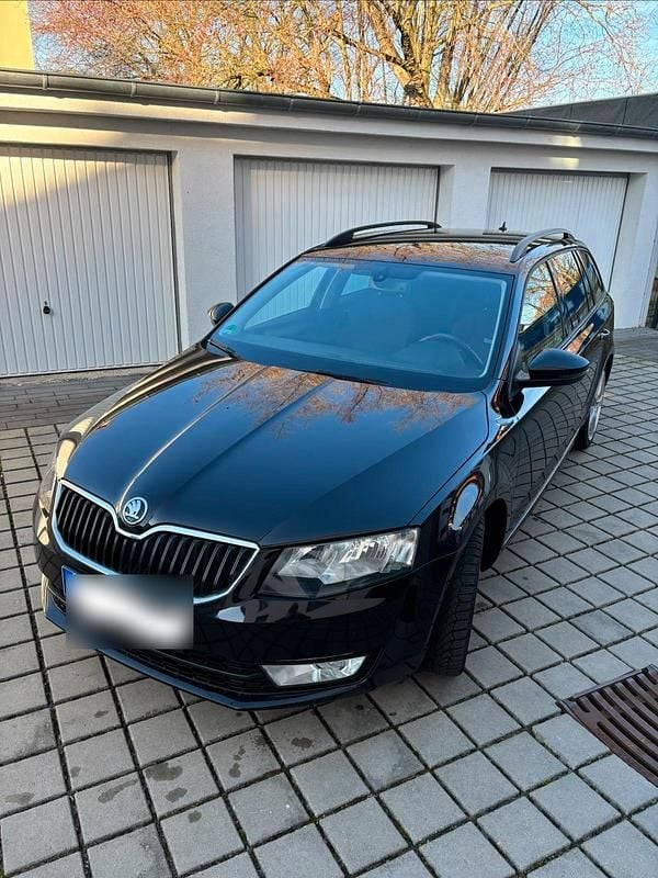 Gebraucht Skoda Octavia Elegance 150 PS (110 kW) 2015 Schwarz Kleinwagen