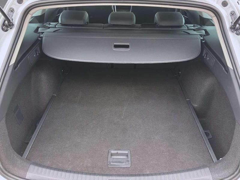 Gebraucht Cupra Leon 150 PS (110 kW) 2023 Nevada weiss metallic Limousine