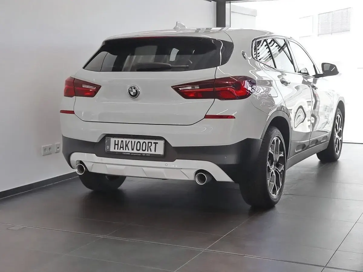 Używany BMW X2 Advantage 150 KM (110 kW) 2024 Biały SUV