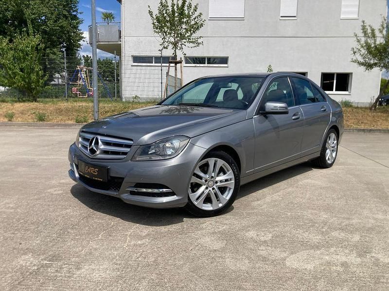 Silber Gebraucht 2012 Mercedes C180 Avantgarde Limousine | 8.490 € (Guter Preis) - Bild 1/4