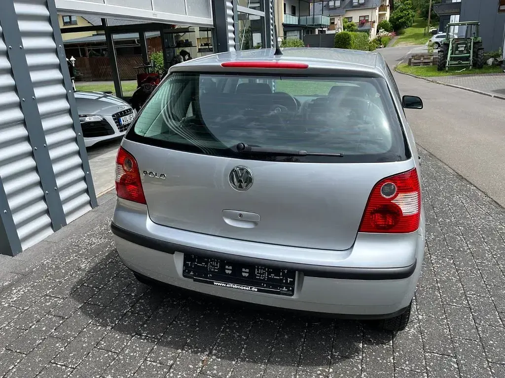 Gebraucht VW Polo Basis 64 PS (47 kW) 2002 Silber Limousine