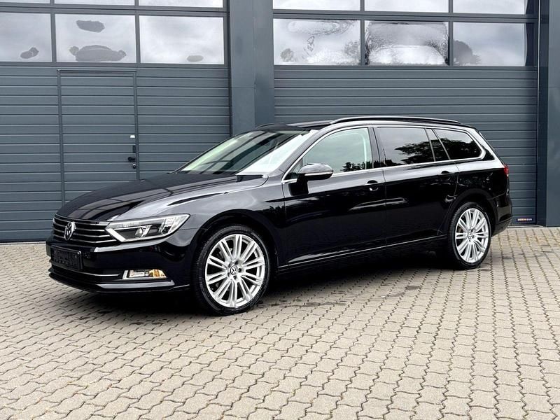 Schwarz Gebraucht 2017 VW Passat Comfortline Kombi | 17.500 € (Fairer Preis) - Bild 1/4
