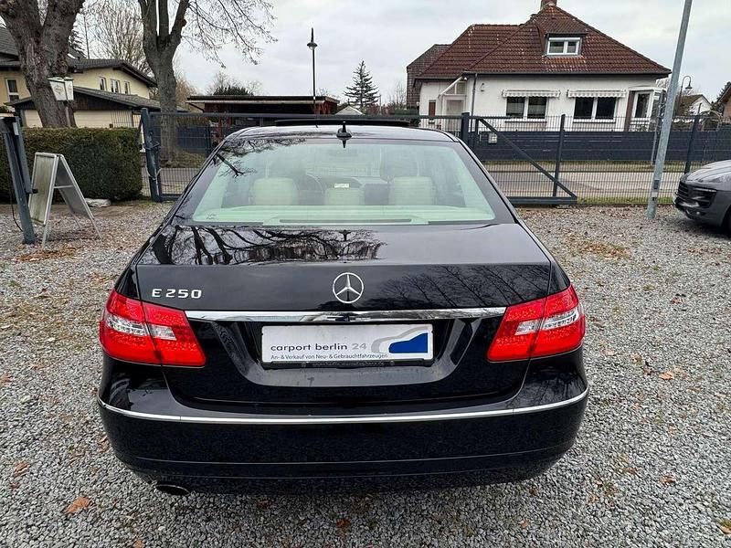 Gebraucht Mercedes E250 204 PS (150 kW) 2012 Obsidianschwarz  metalliclack Limousine