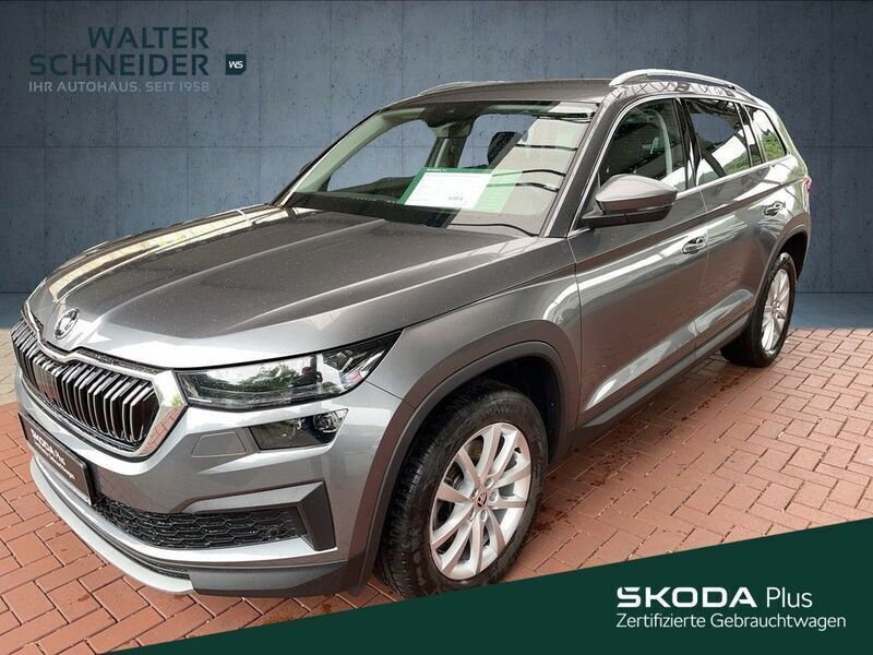 Graphitegrau metallic met. Gebraucht 2023 Skoda Kodiaq Style SUV | 35.950 € (Guter Preis) - Bild 1/4