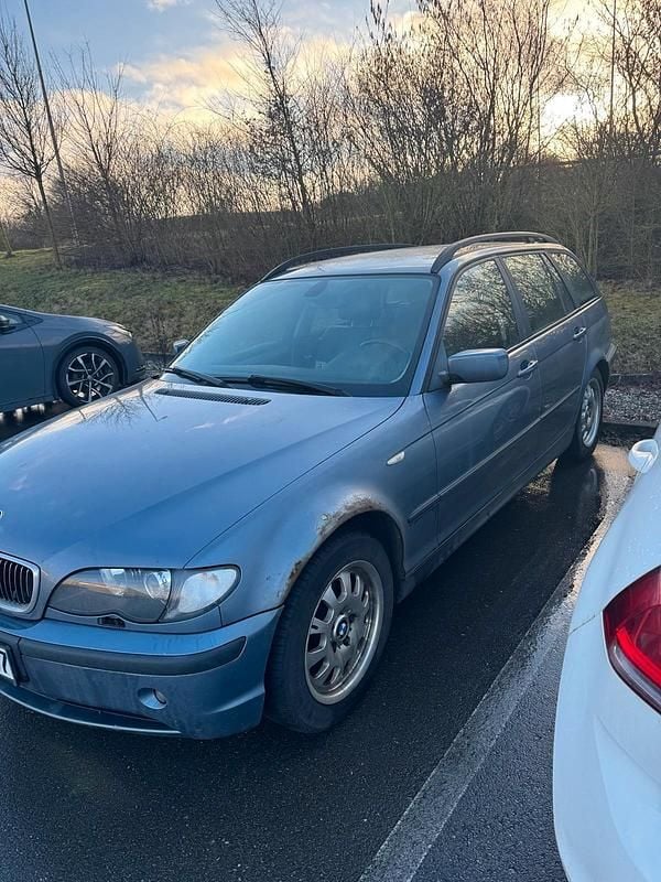 Gebraucht BMW 320 150 PS (110 kW) 2004 Blau Limousine