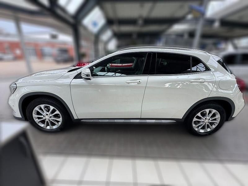 Gebraucht Mercedes GLA220 136 PS (100 kW) 2015 SUV