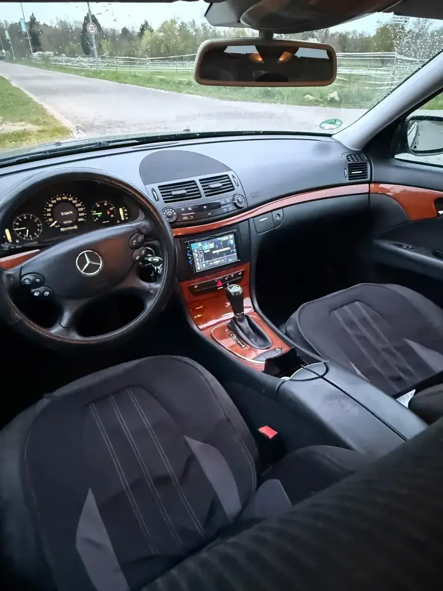 Gebraucht Mercedes E220 170 PS (125 kW) 2007 Schwarz Kombi
