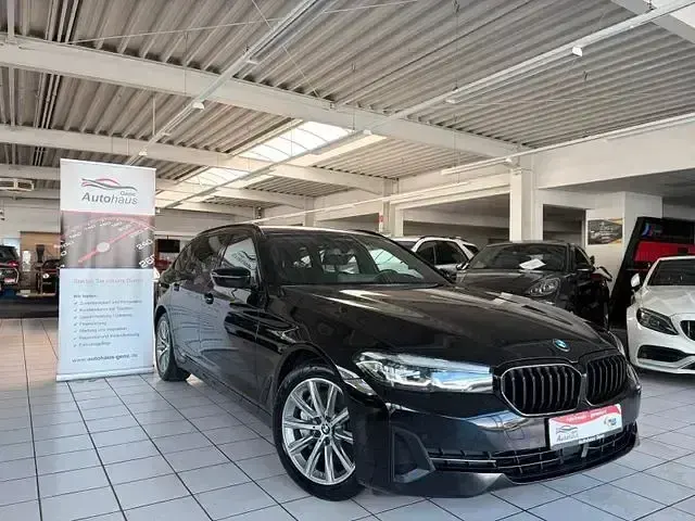Gebraucht BMW 530 Performance 286 PS (210 kW) 2022 Schwarz Kombi