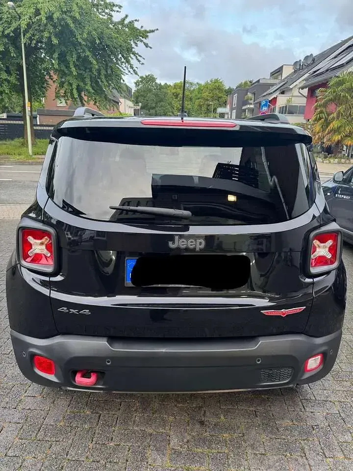 Gebraucht Jeep Renegade Trailhawk 170 PS (125 kW) 2016 Schwarz SUV