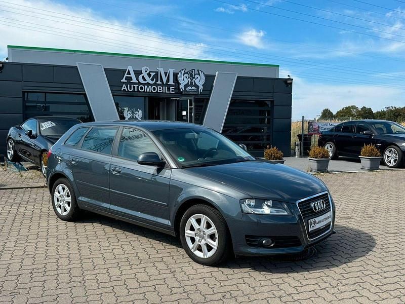 Grau Gebraucht 2009 Audi A3 Sportback Ambiente Kleinwagen | 7.500 € (Etwas zu teuer) - Bild 1/4