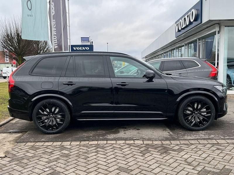 Neu Volvo XC90 Plus 455 PS (334 kW) 2026 Schwarz SUV