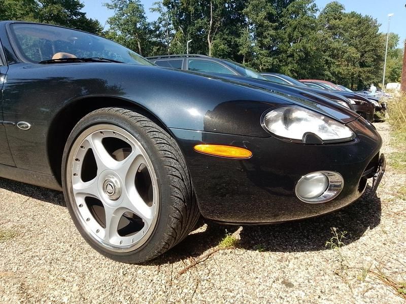 Gebraucht Jaguar XK8 284 PS (208 kW) 2001 Schwarz Cabrio