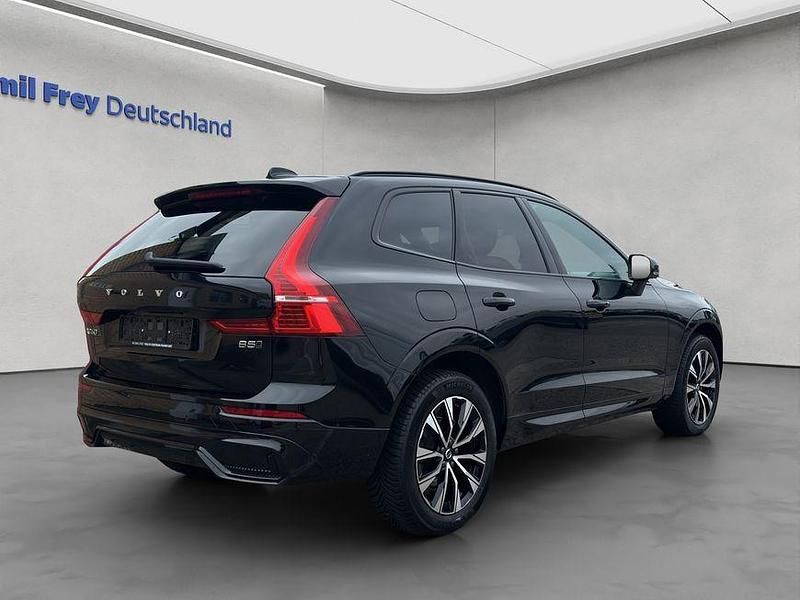 Gebraucht Volvo XC60 Plus 250 PS (183 kW) 2024 Onyx blackmetallic 717 SUV