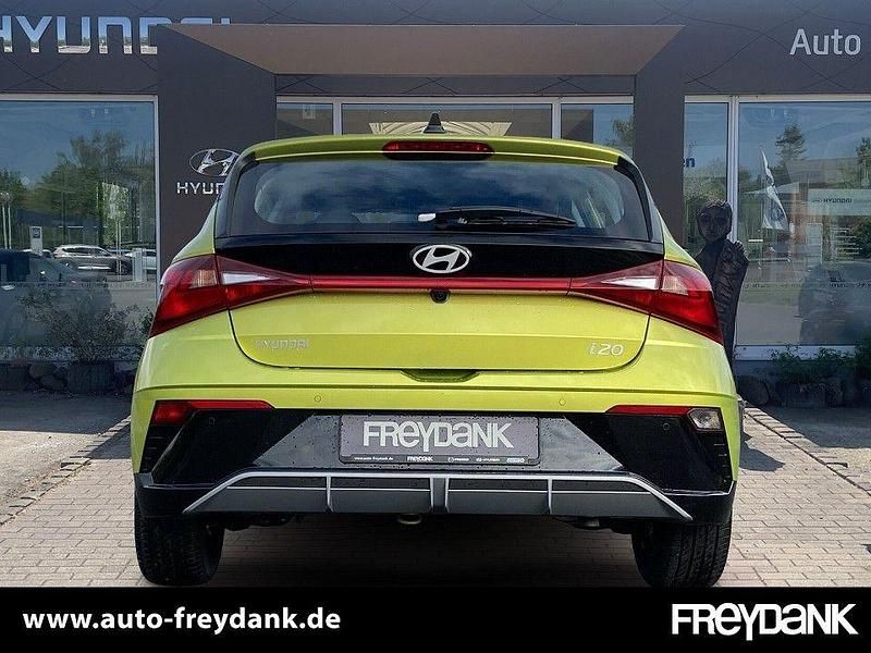 Gebraucht Hyundai i20 Trend 101 PS (74 kW) 2025 Lucid lime Kleinwagen