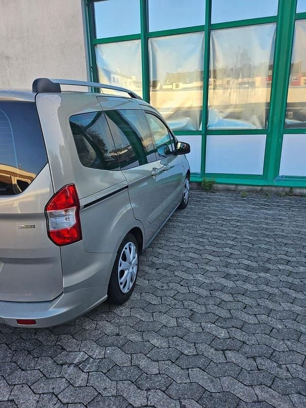 Gebraucht Ford Tourneo Courier 101 PS (74 kW) 2014 Gold Van / Kleinbus