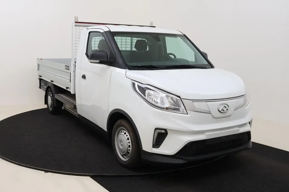 Neu Maxus eDeliver 3 89 kW (122 PS) 2025 Warm white Van