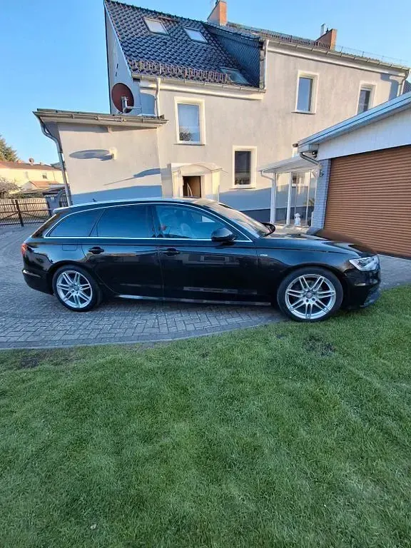 Gebraucht Audi A6 Ambiente 204 PS (150 kW) 2014 Schwarz Kombi