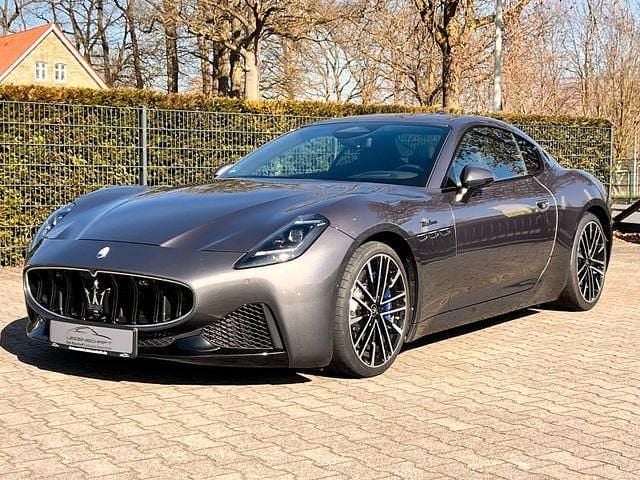 Gebraucht Maserati Granturismo 491 PS (361 kW) 2023 Coupé