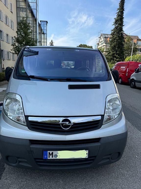 Grau Gebraucht 2010 Opel Vivaro Van | 8.998 € (Etwas zu teuer) - Bild 1/4
