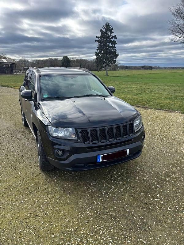 Gebraucht Jeep Compass Limited 163 PS (119 kW) 2014 Schwarz SUV