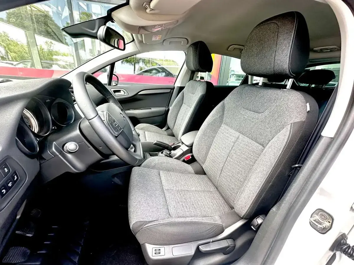 Gebraucht Citroën C4 120 PS (88 kW) 2017 Lack weiss banquise/deckende l Limousine