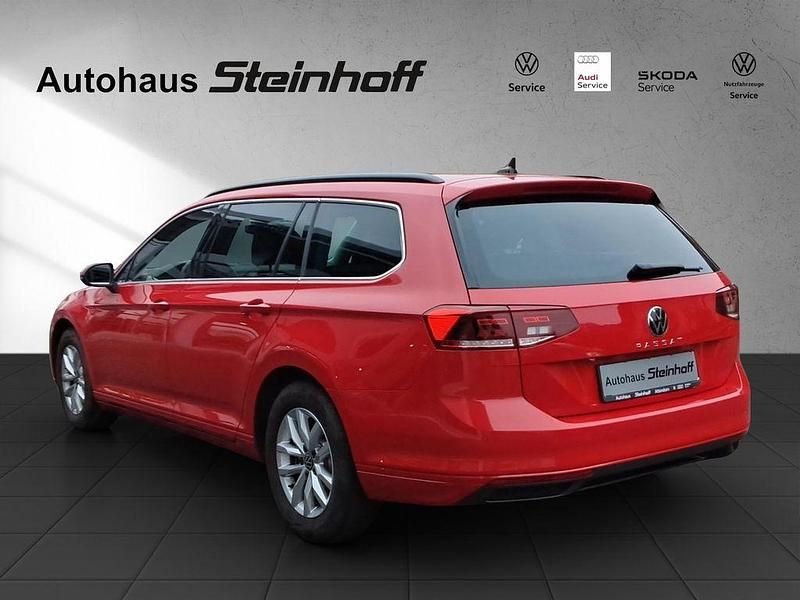 Gebraucht VW Passat 150 PS (110 kW) 2021 Rot Kombi