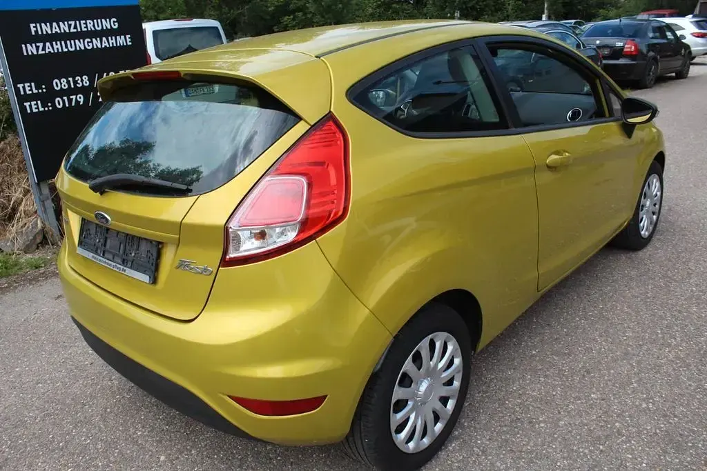Gebraucht Ford Fiesta Trend 65 PS (47 kW) 2013 Gold Kleinwagen