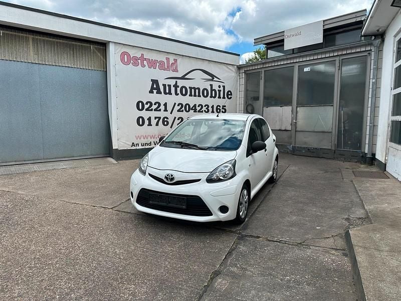 Weiß Gebraucht 2014 Toyota Aygo Kleinwagen | 2.500 € (Guter Preis) - Bild 1/4