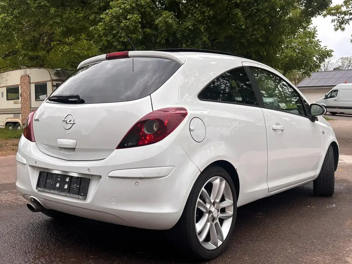 Gebraucht Opel Corsa 87 PS (63 kW) 2010 Weiß Kleinwagen