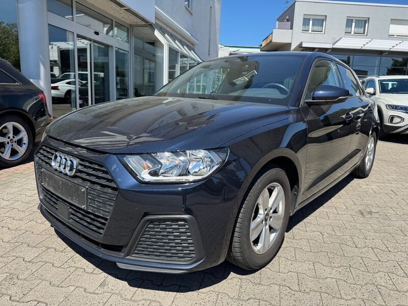 Blau Gebraucht 2022 Audi A1 Sportback S-Line Kleinwagen | 18.850 € (Fairer Preis) - Bild 1/3