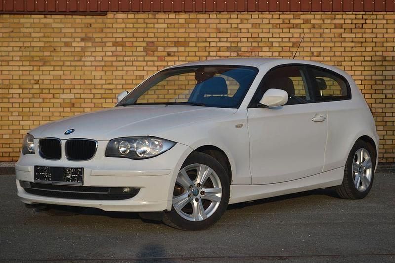 Gebraucht BMW 116 Advantage 122 PS (89 kW) 2011 Weiß Kleinwagen
