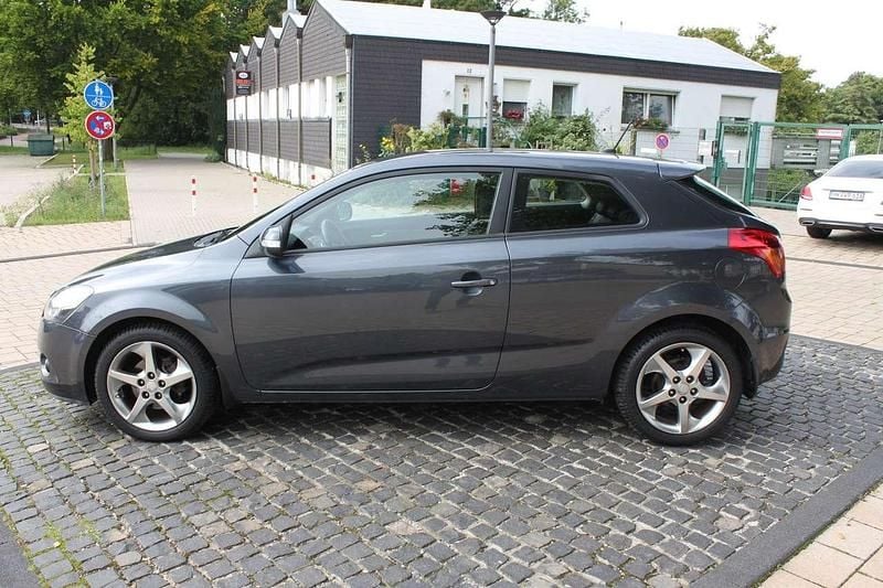 Grau Gebraucht 2010 Kia Ceed LX Kleinwagen | 4.950 € (Superpreis) - Bild 1/4