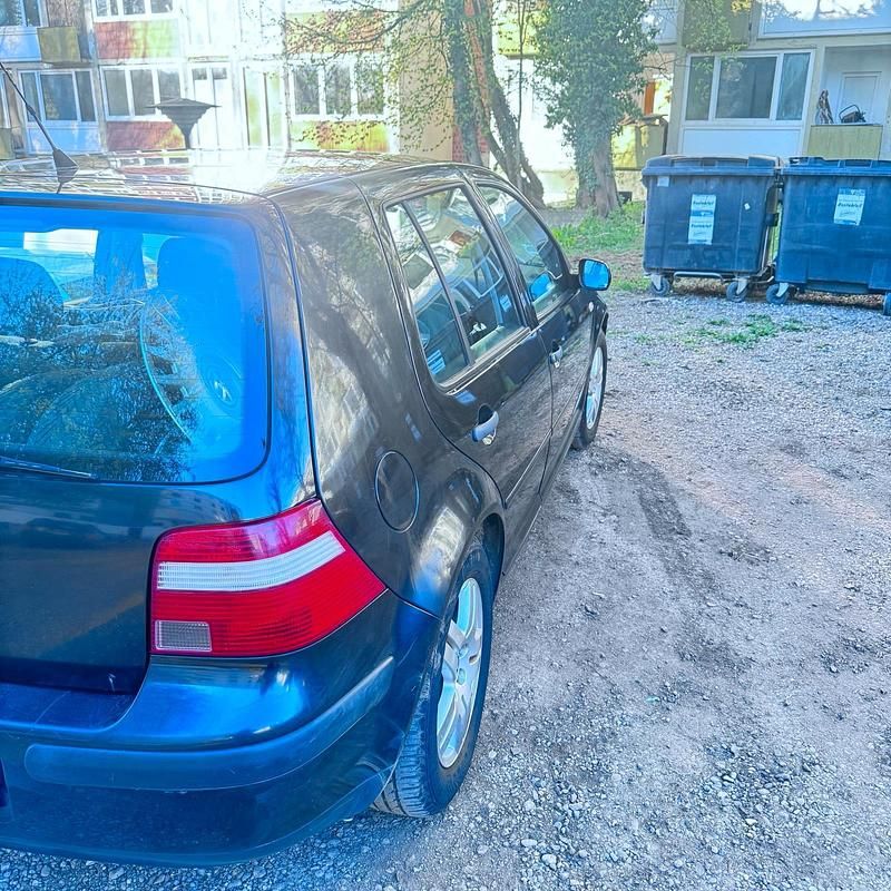 Second-hand VW Golf IV 75 CP (55 kW) 2003 Negru Hatchback