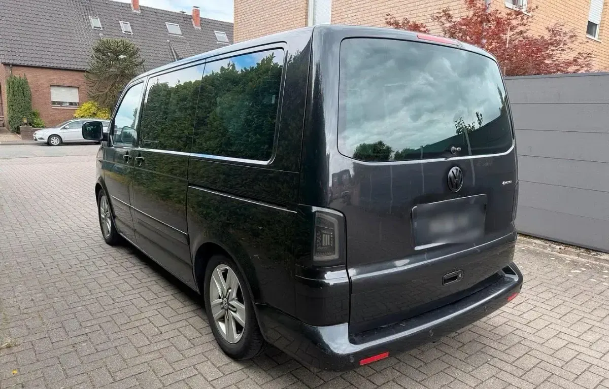 Gebraucht VW Multivan 174 PS (127 kW) 2005 Schwarz Van / Kleinbus