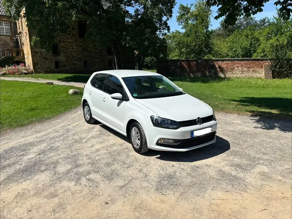 Gebraucht VW Polo Trendline 60 PS (44 kW) 2016 Weiß Limousine