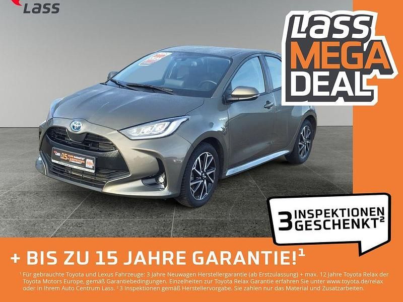 Manganbronze metallic Gebraucht 2020 Toyota Yaris Hybrid Basis Limousine | 17.980 € (Superpreis) - Bild 1/4