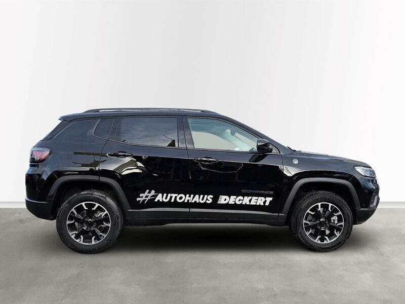 Gebraucht Jeep Compass Trailhawk 241 PS (177 kW) 2024 Schwarz SUV