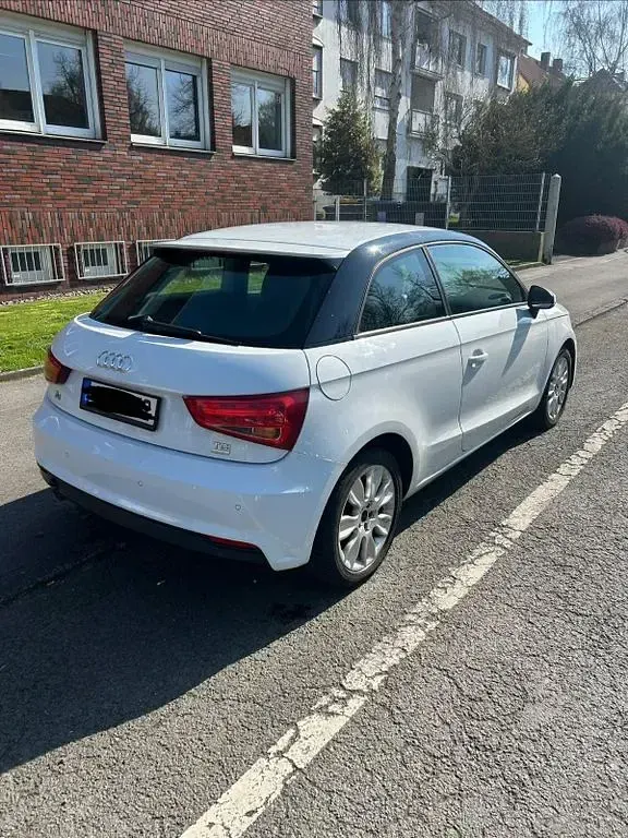 Gebraucht Audi A1 90 PS (66 kW) 2015 Weiß Kleinwagen