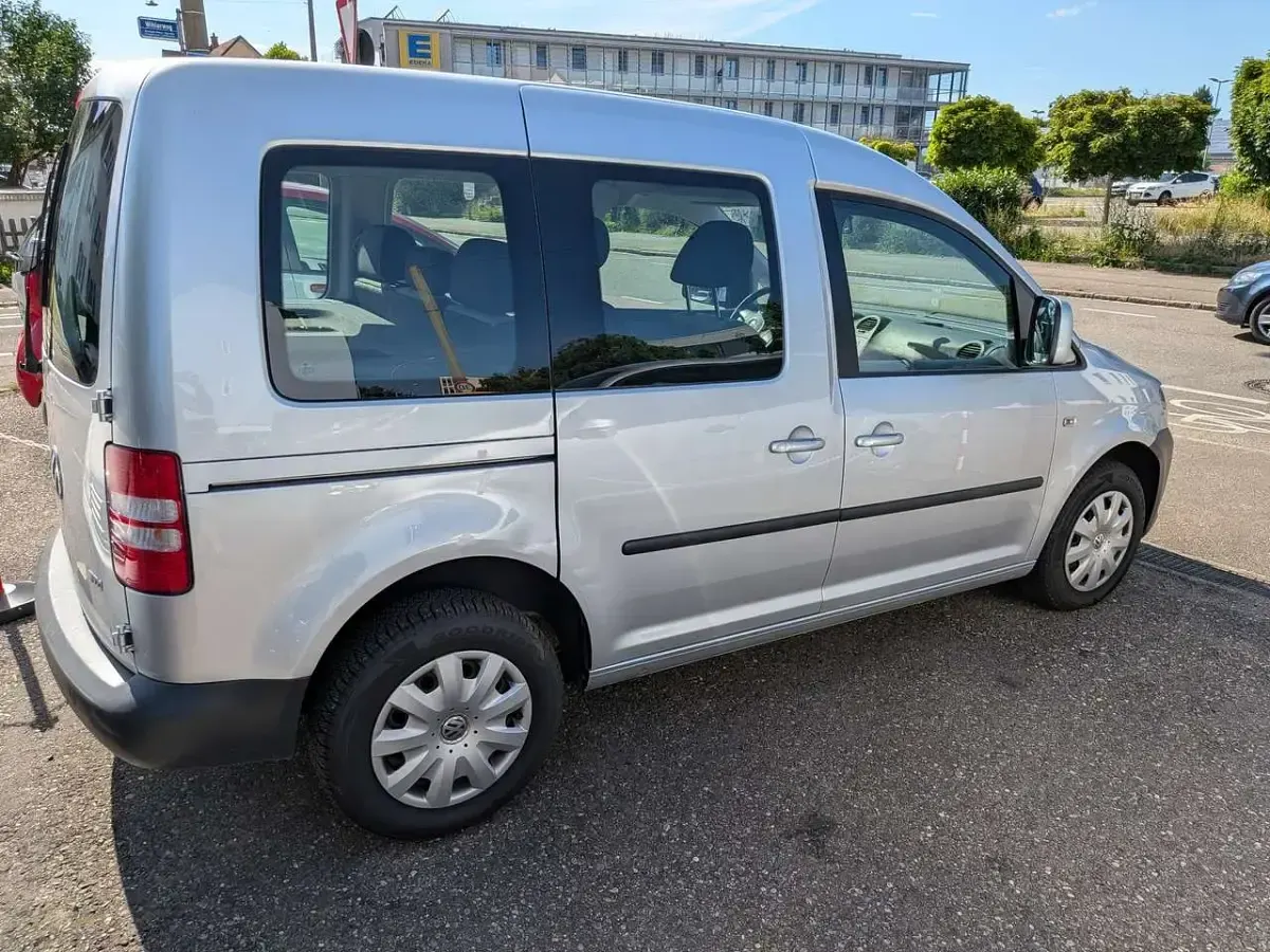 Gebraucht VW Caddy Trendline 75 PS (55 kW) 2011 Reflexsilber metallic Van / Kleinbus