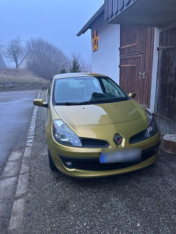 Gebraucht Renault Clio II 88 PS (64 kW) 2006 Kleinwagen