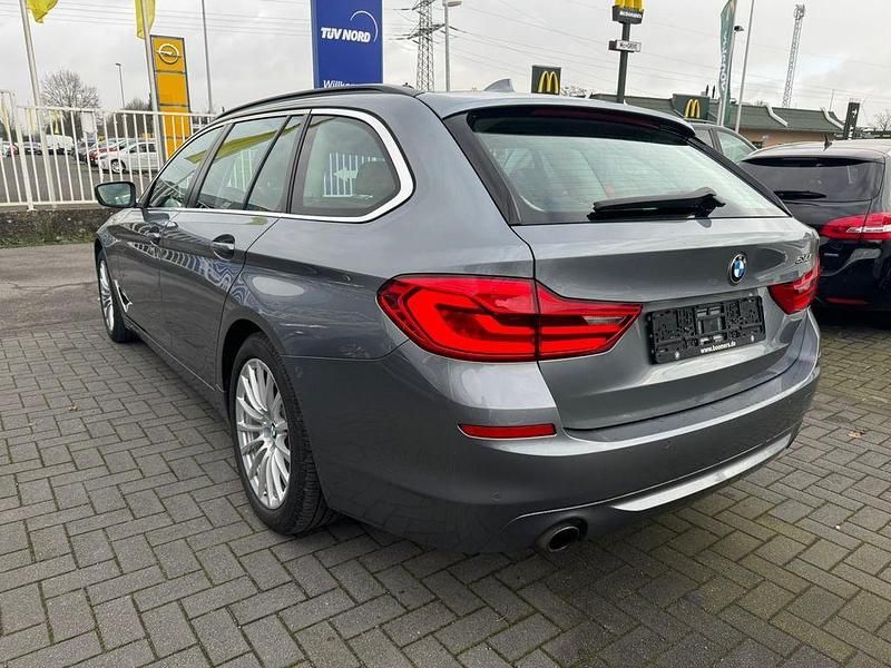 Gebraucht BMW 530 252 PS (185 kW) 2018 Blau Limousine