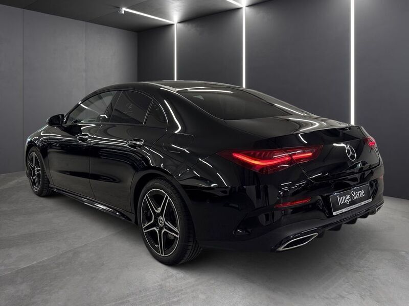 Gebraucht Mercedes CLA200 AMG line 163 PS (119 kW) 2024 Schwarz Coupé