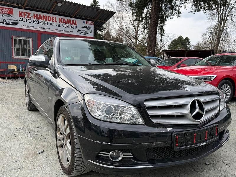 Second-hand Mercedes C180 156 CP (114 kW) 2007 Negru Berlinǎ