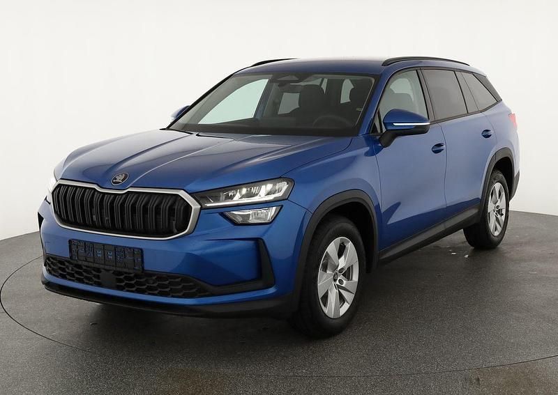 Race blau metallic Neu 2025 Skoda Kodiaq Selection SUV | 49.195 € (Guter Preis) - Bild 1/4