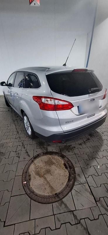 Gebraucht Ford Focus Titanium 125 PS (91 kW) 2014 Silber Kombi